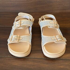 GBG Los Angeles Beige and Silver Sandals